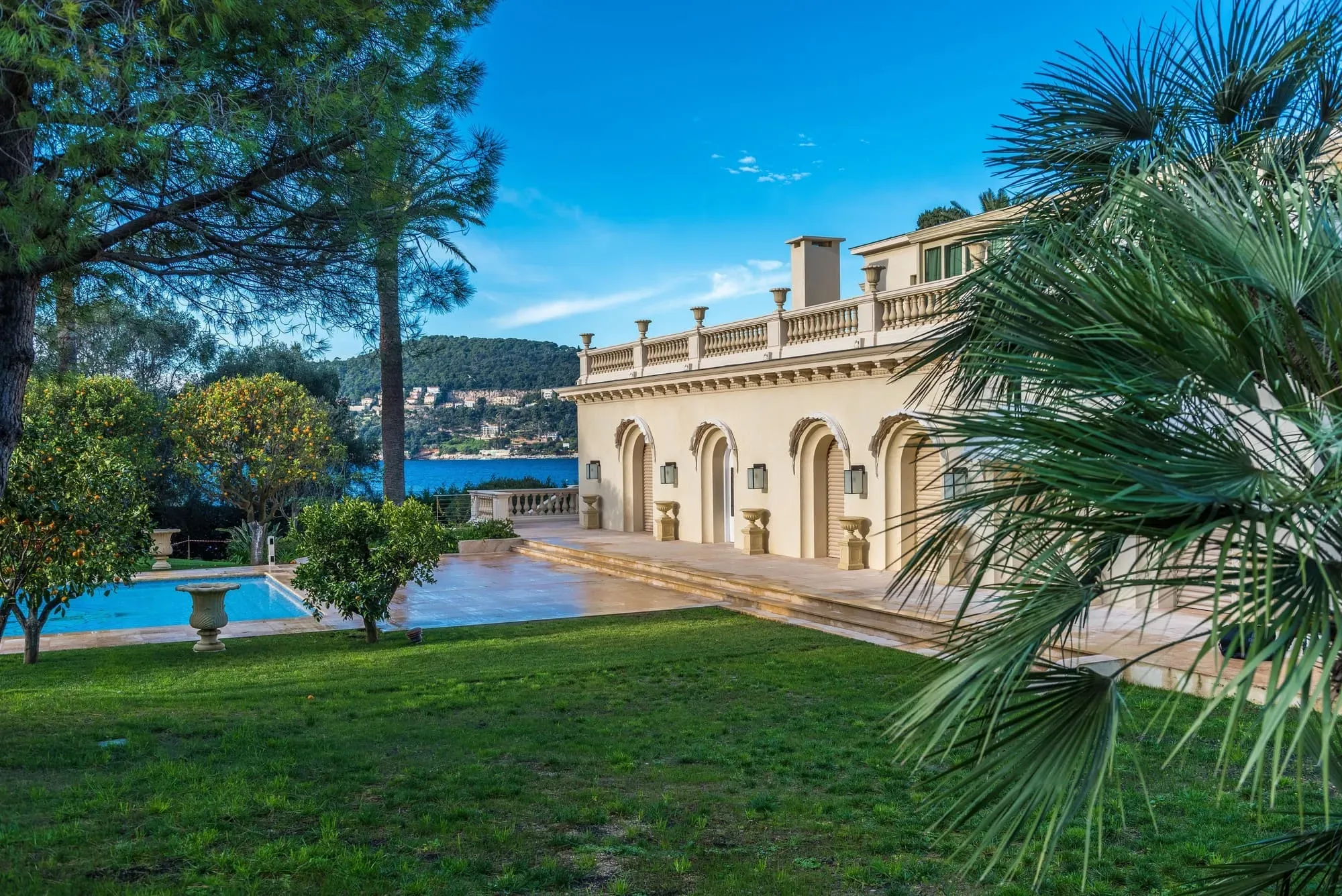 Grand architectural (1)